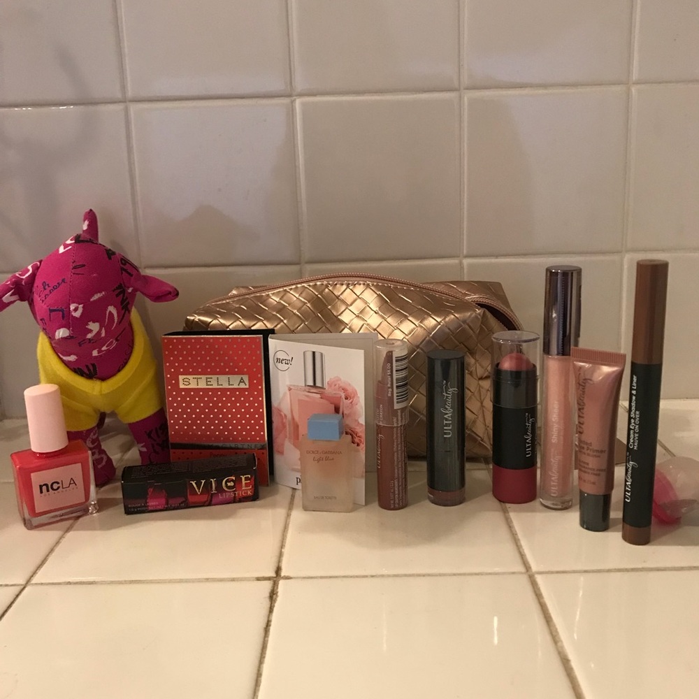 Dolce and Gabbana Light Blue  beauty Bundle